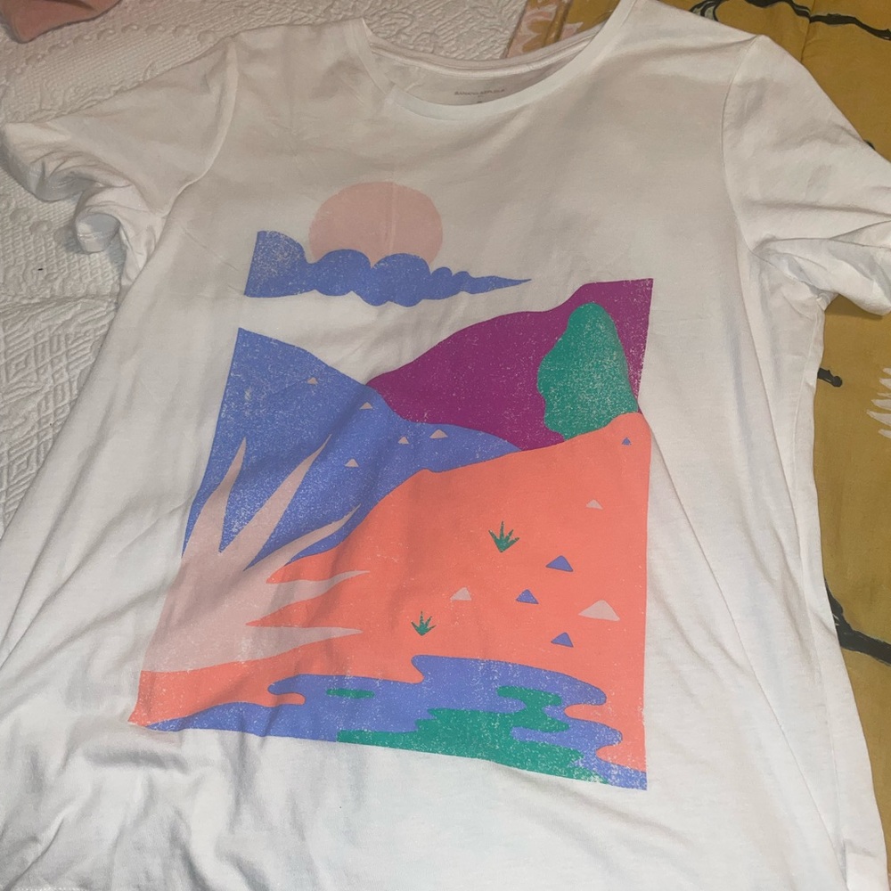 SOLD - Banana Republic Graphic Tee